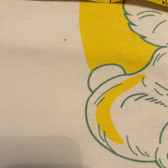 Graphic White Sweatshirt with Bear Print.  XL - Soft - Picture 5 of 5